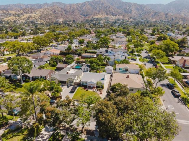 2007 W Kenneth Road, Glendale, CA 91201
