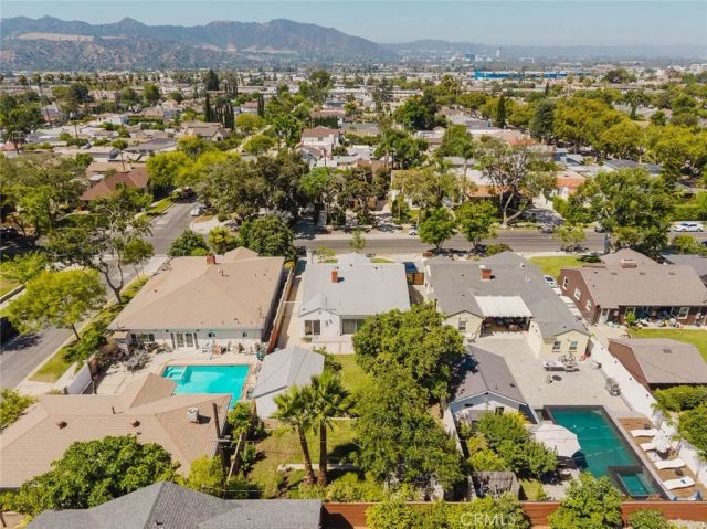 2007 W Kenneth Road, Glendale, CA 91201