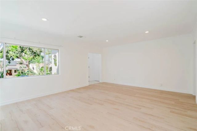 2007 W Kenneth Road, Glendale, CA 91201