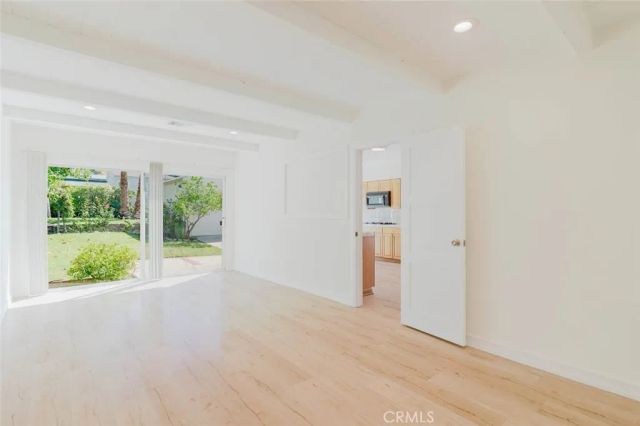 2007 W Kenneth Road, Glendale, CA 91201