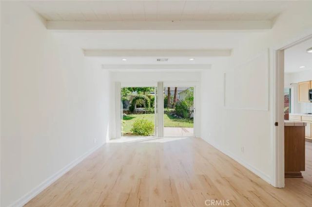2007 W Kenneth Road, Glendale, CA 91201