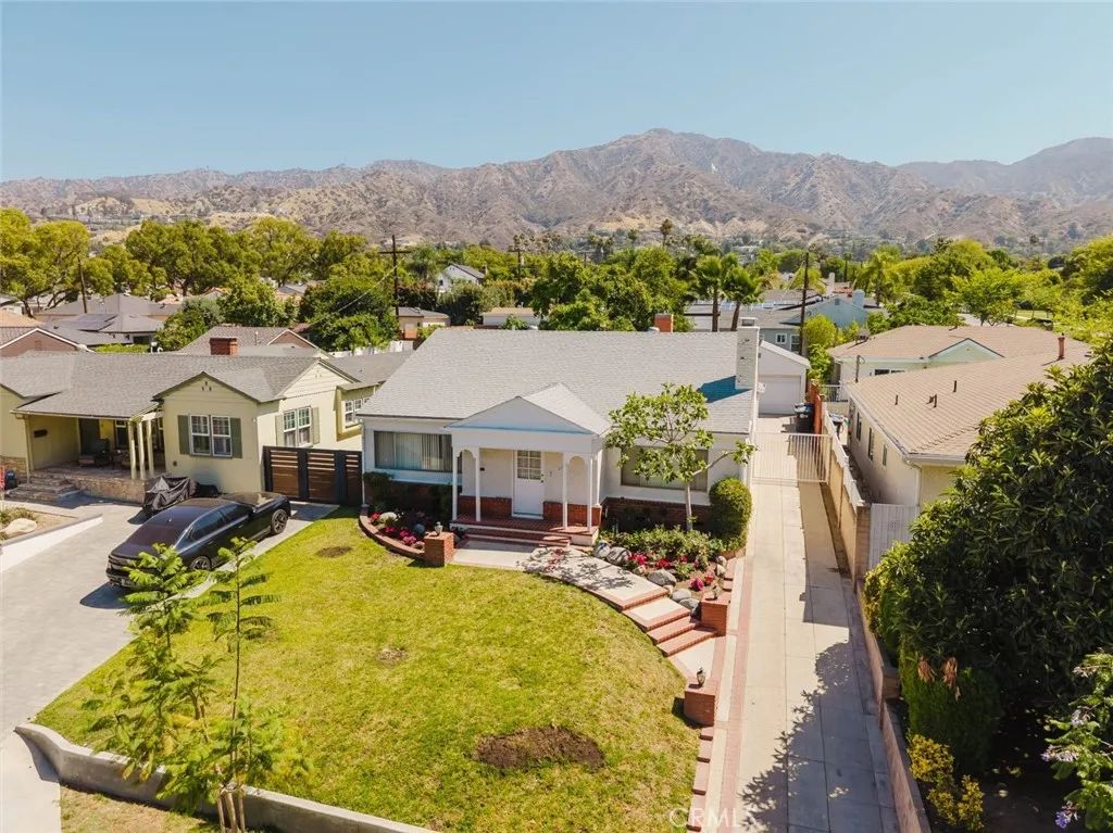 2007 W Kenneth Road, Glendale, CA 91201