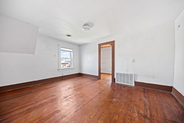 116 W Barker Avenue, Michigan City, IN 46360