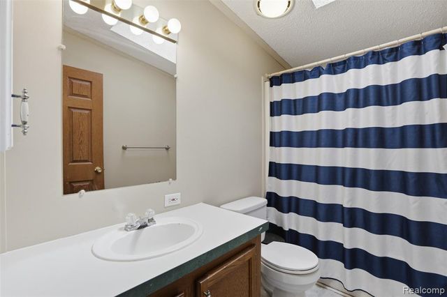 29220 Tanglewood, Flat Rock, MI 48134