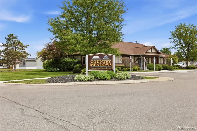 29220 Tanglewood, Flat Rock, MI 48134