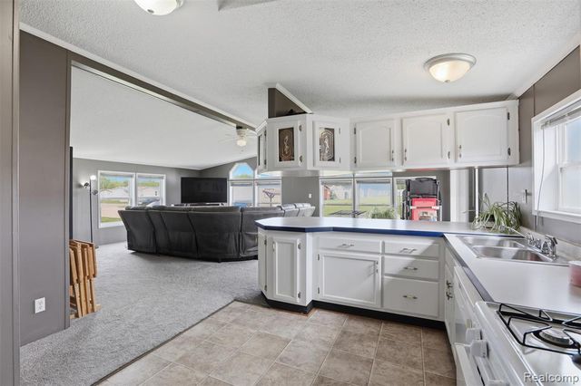 29220 Tanglewood, Flat Rock, MI 48134