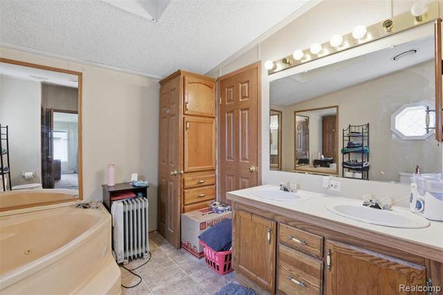 29220 Tanglewood, Flat Rock, MI 48134