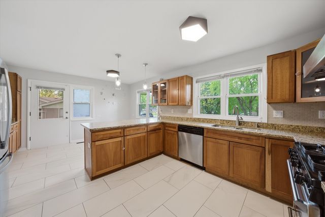 2747 Perry Road, Flossmoor, IL 60422