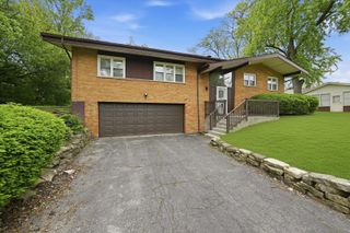 2747 Perry Road, Flossmoor, IL 60422