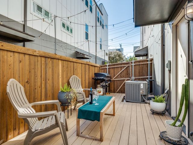 2310 N Carroll Avenue 103, Dallas, TX 75204