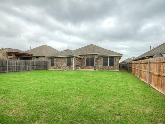 9412 NW 87th Street, Yukon, OK 73099