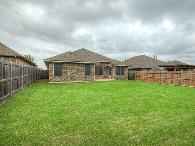 9412 NW 87th Street, Yukon, OK 73099