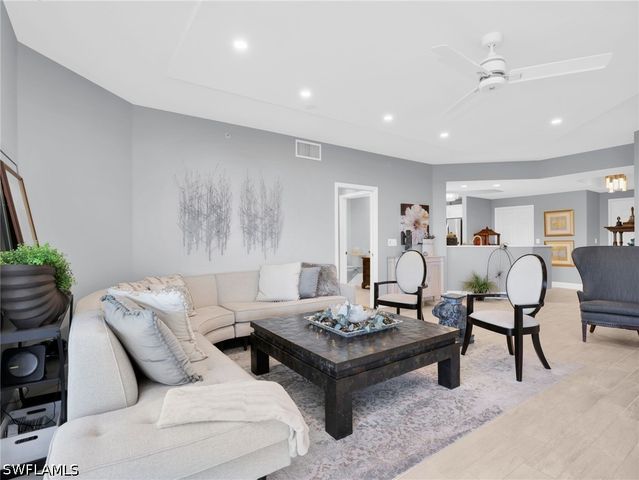 1001 Arbor Lake DR 507, Naples, FL 34110