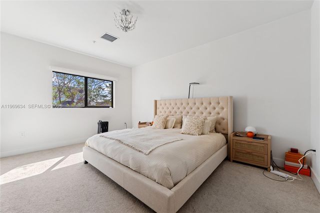 4440 NW 8th Ct, Plantation, FL 33317