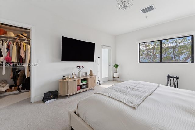 4440 NW 8th Ct, Plantation, FL 33317