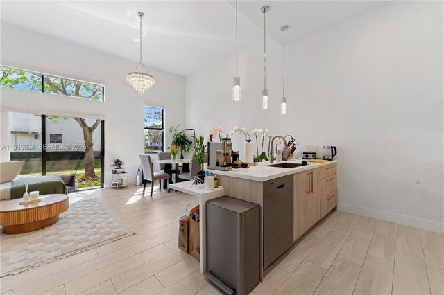 4440 NW 8th Ct, Plantation, FL 33317