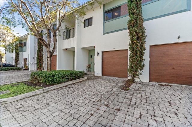 4440 NW 8th Ct, Plantation, FL 33317