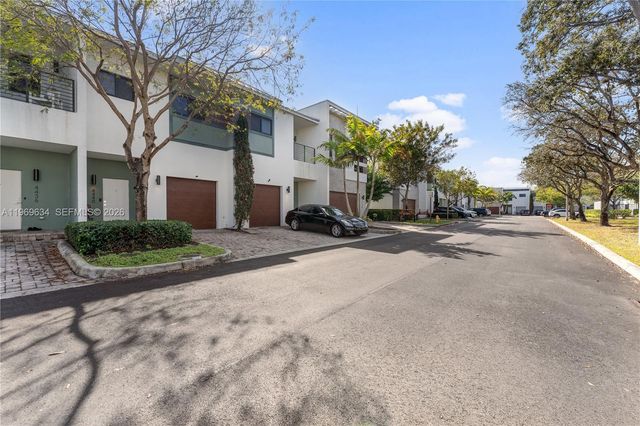 4440 NW 8th Ct, Plantation, FL 33317