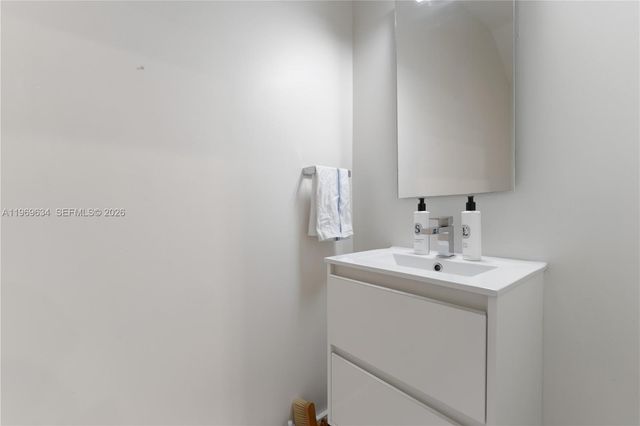 4440 NW 8th Ct, Plantation, FL 33317