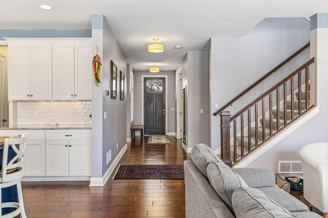 16872 Eagleview Drive, Lakeville, MN 55044