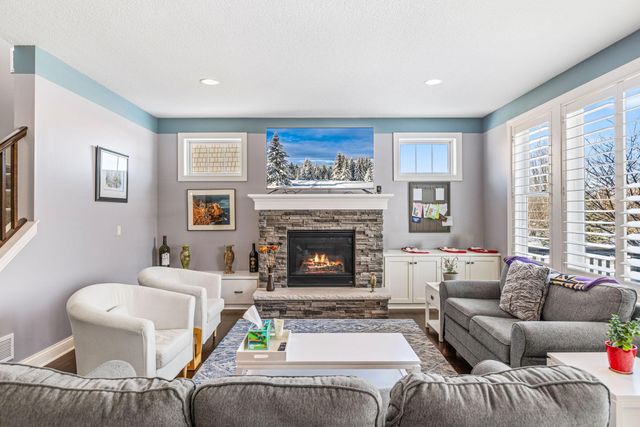 16872 Eagleview Drive, Lakeville, MN 55044