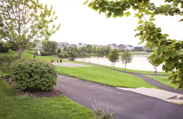 16872 Eagleview Drive, Lakeville, MN 55044