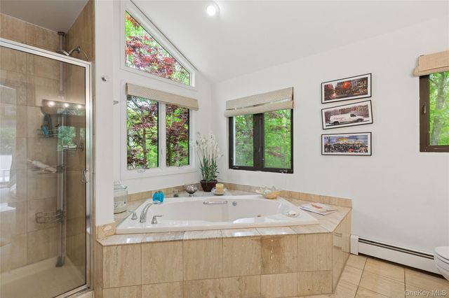 18 Quail Run, Hampton Bays, NY 11946