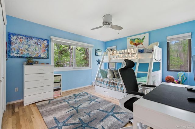 18 Quail Run, Hampton Bays, NY 11946