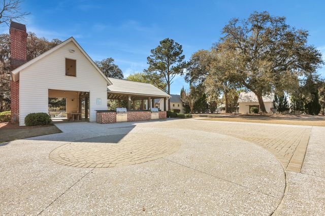 211 Hundred Oaks Parkway, Summerville, SC 29483