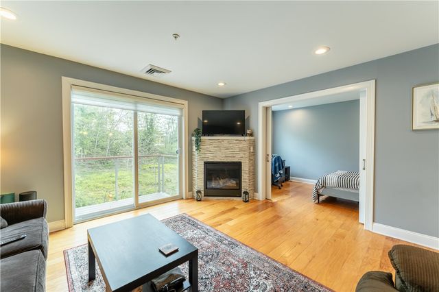 1001 Main Street 17, East Greenwich, RI 02818