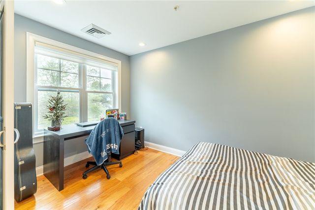 1001 Main Street 17, East Greenwich, RI 02818