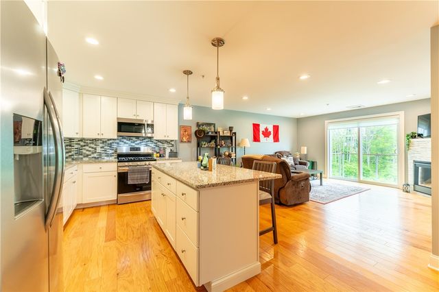 1001 Main Street 17, East Greenwich, RI 02818