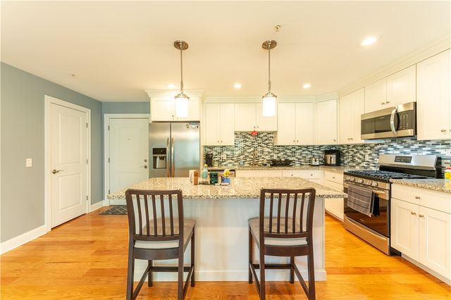 1001 Main Street 17, East Greenwich, RI 02818