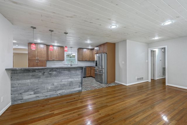 212 Lenwood Drive, Summerville, SC 29485