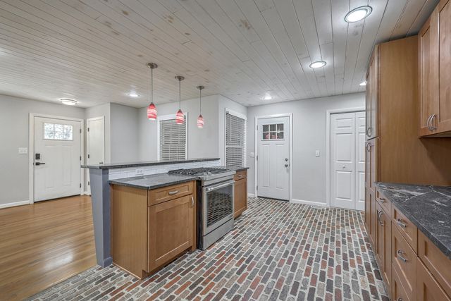 212 Lenwood Drive, Summerville, SC 29485