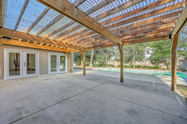 212 Lenwood Drive, Summerville, SC 29485