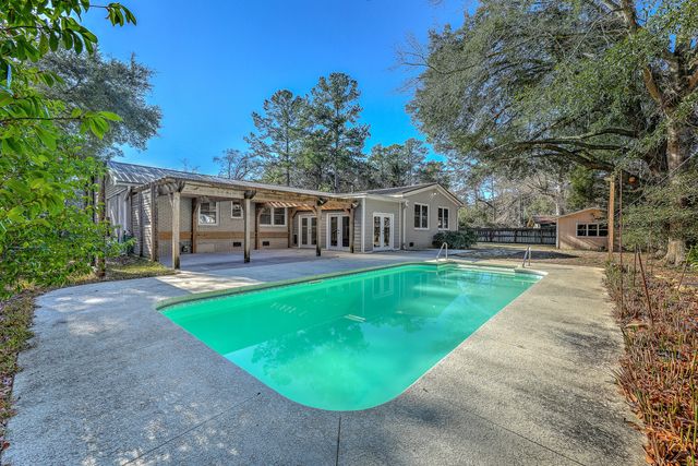 212 Lenwood Drive, Summerville, SC 29485