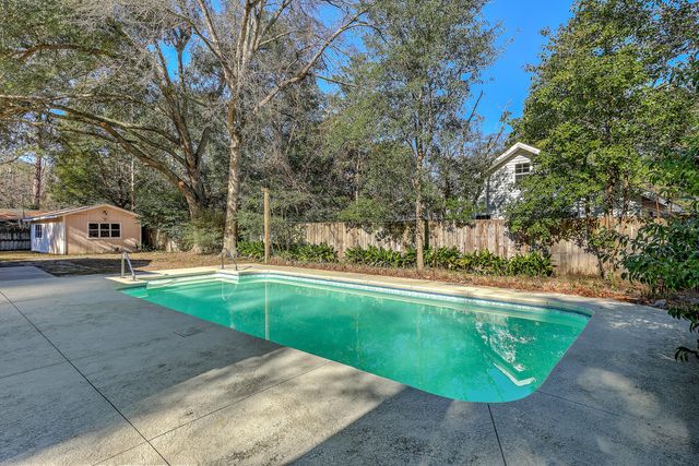 212 Lenwood Drive, Summerville, SC 29485