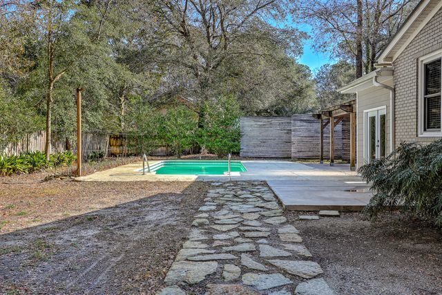 212 Lenwood Drive, Summerville, SC 29485