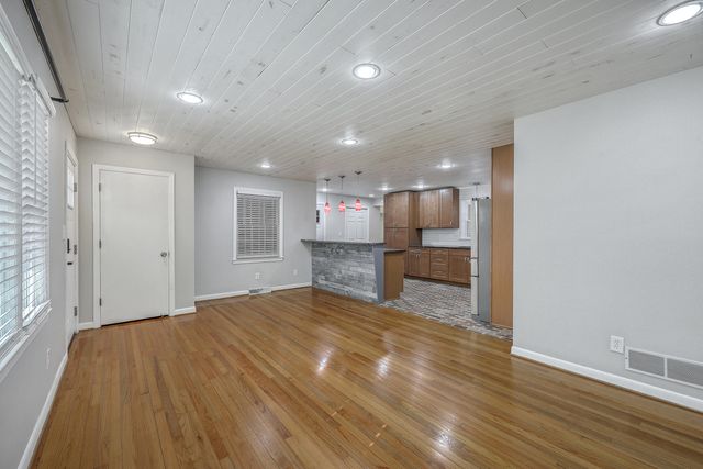 212 Lenwood Drive, Summerville, SC 29485