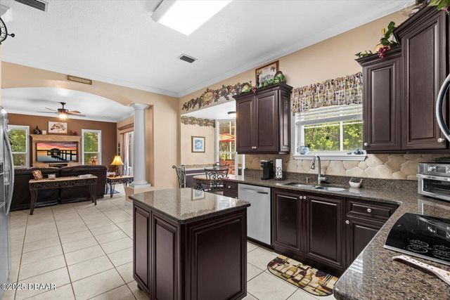 305 Country Circle Drive Drive E, Port Orange, FL 32128