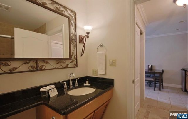 2 Chamonix Drive 427, Vernon, NJ 07462