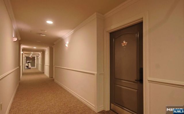 2 Chamonix Drive 427, Vernon, NJ 07462