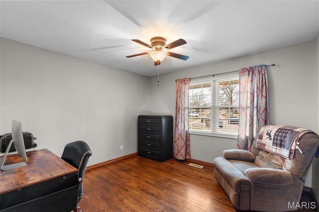 5048 Flintwood Drive, St Louis, MO 63129