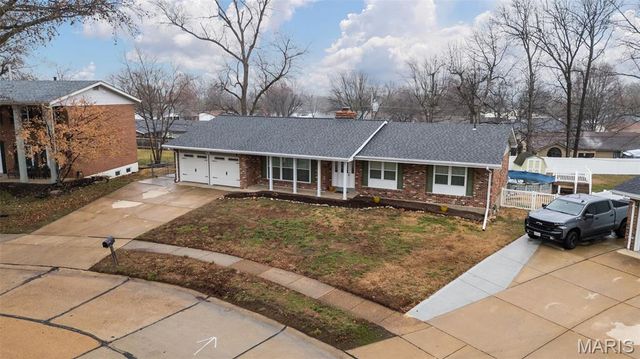 5048 Flintwood Drive, St Louis, MO 63129