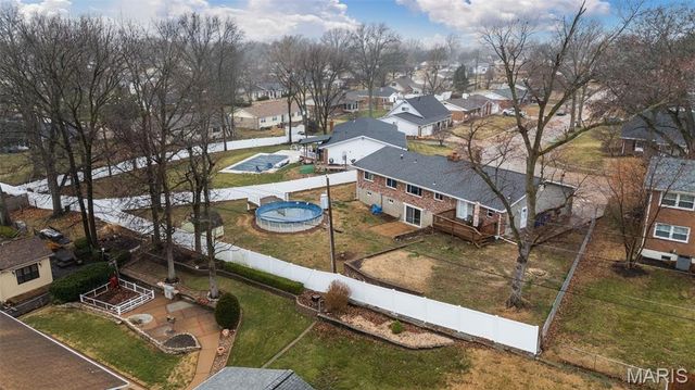 5048 Flintwood Drive, St Louis, MO 63129