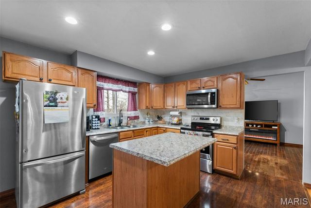 5048 Flintwood Drive, St Louis, MO 63129