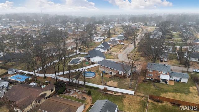 5048 Flintwood Drive, St Louis, MO 63129