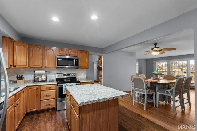 5048 Flintwood Drive, St Louis, MO 63129