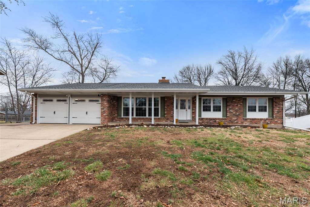 5048 Flintwood Drive, St Louis, MO 63129
